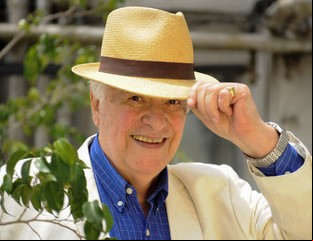 Elogio del reposo: la vida silenciosa de Héctor Larrea