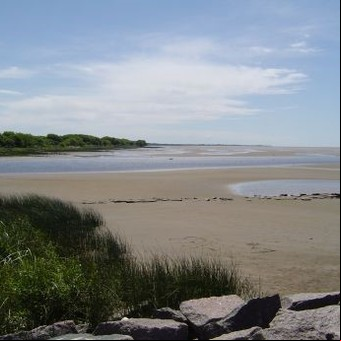 Historia latente y playas vírgenes junto al Río de la Plata
