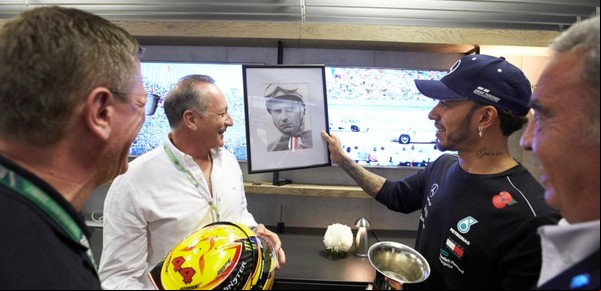 Fórmula 1: Lewis Hamilton, el hombre que reescribe la historia a puro récord y la parábola que lo une con Juan Manuel Fangio en Mercedes