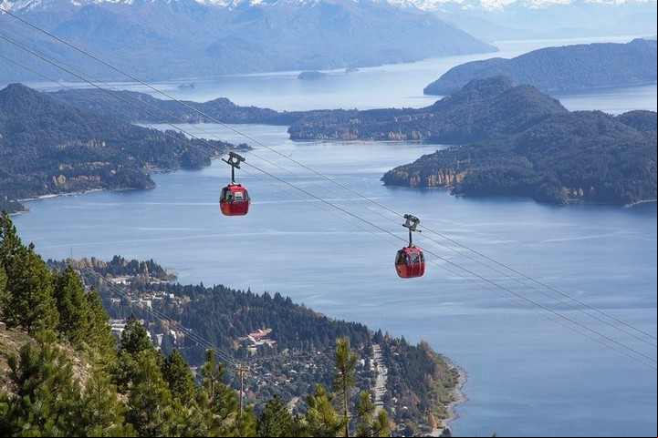 Teleférico del cerro Otto, en Bariloche, Río Negro.