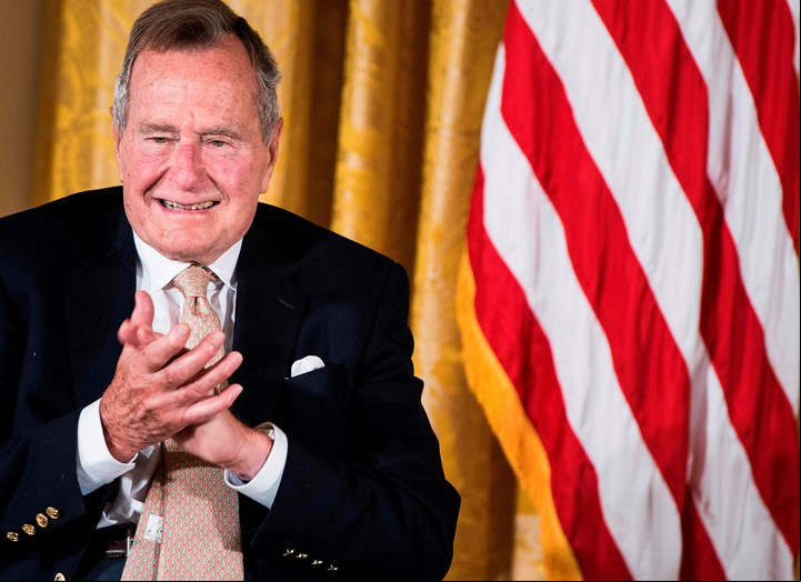 George H. W. Bush era el presidente cuando Fitts trabajó para el Gobierno. Foto: AFP
