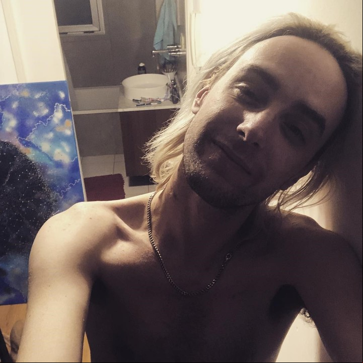 Benito acaba de cumplir 25 años y se encuentra en plena promoción de su proyecto Zero Kill. (Instagram)