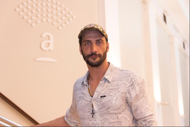 Luciano Cáceres: "Es medio escabroso.... Yo fui concebido en un escenario". Foto Archivo.