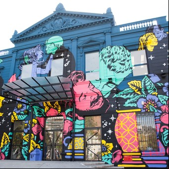 Qué hay detrás de la polémica fachada del Centro Cultural Recoleta
