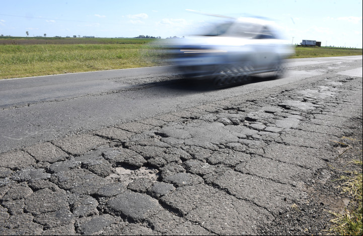 El mal estado de la autopista impulsó el reclamo de los s. (Juan José García)