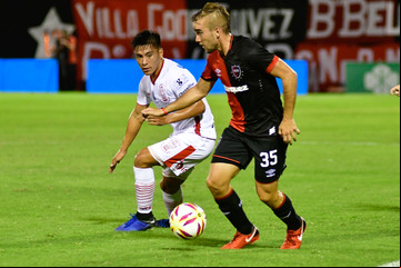 Newell's se recuperó ante Huracán, que sigue en caída