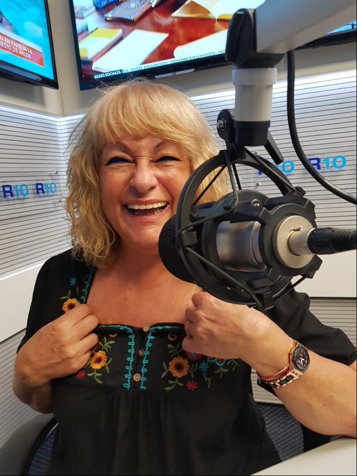 Ex docente y ex bancaria, Norma se lanzó a la locución después de los 30. Y desde entonces no paró.