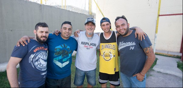 Kapanga grabó un tema con un grupo de presos