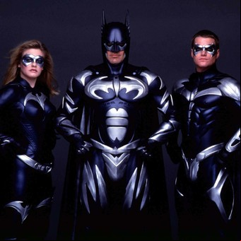 Por qué George Clooney no le deja ver a su esposa su versión de Batman
