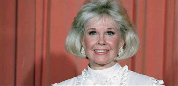 Indignación en redes sociales: editaron la página de Wikipedia de Doris Day con una foto porno explícita
