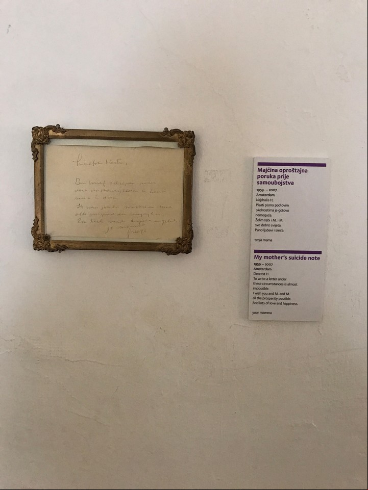 Una carta, palabras del adiós. Foto: Valeria Schapira.