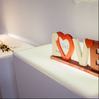El lugar donde los "corazones rotos" son expuestos en una vitrina