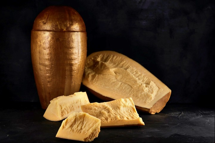Queso Provolone de la marca Santa Rosa.