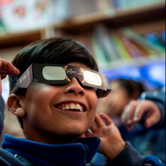 Eclipse solar 2019: cómo mirarlo de manera segura