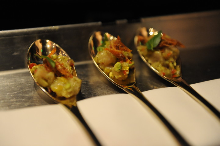 Crudo de tararira y camarones de río, el plato premiado. (Martín Bonetto)
