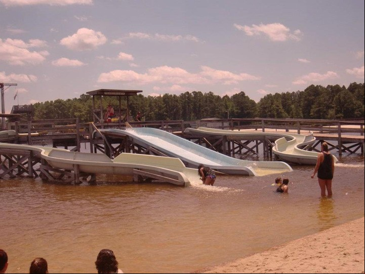Infección. Puede contraerse durante la inmersión en el agua y entra por la nariz.(Foto: Fantasy Lake Water Park).