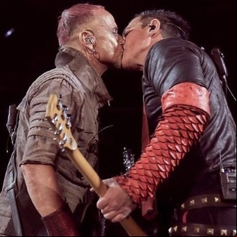 Compartió un video de la banda alemana Rammstein y la Justicia rusa lo manda a la cárcel