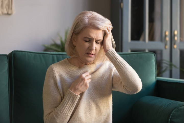 La salvia es recomendable para mujeres en etapa de la menopausia que sufran sofocos y sudoración excesiva". Foto Shutterstock.