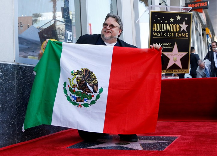 Tú también, Guillermo. El director, productor y guionista Guillermo del Toro, con su estrella el 6 de agosto de 2019. Sí, el 9 de agosto estrenó "Historias de miedo para contar en la oscuridad". REUTERS