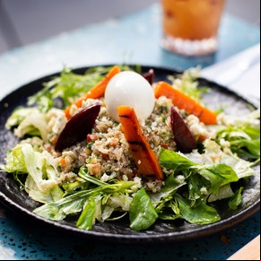 Ensalada de quinoa y huevo