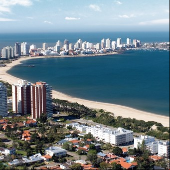 Uruguay se prepara para abrir fronteras y analiza ofrecer turismo de vacunas