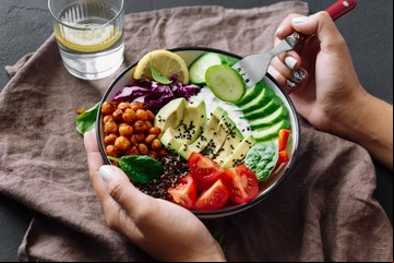 El 50 por ciento de alimentos crudos, la proporción ideal para una dieta saludable y para bajar de peso