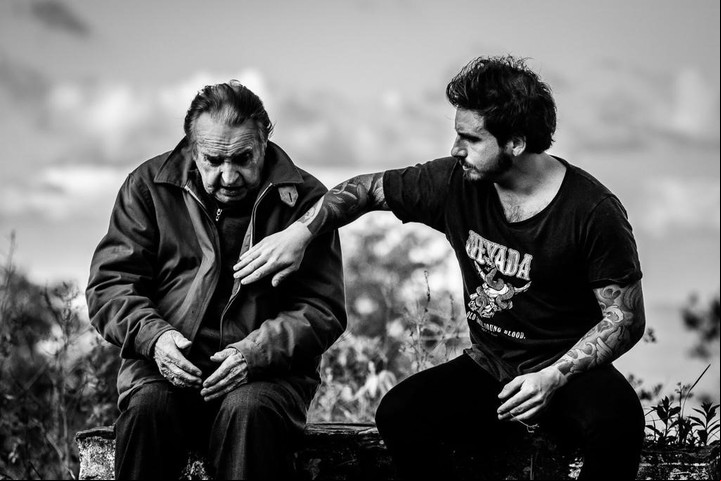 Federico junto a su padre Santiago Bal en la película que protagonizaron juntos "Rumbo al mar".