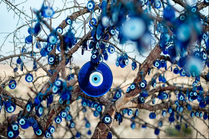 Desde la antiguedad, el mal de ojo se atribuye a una mirada muy fuerte. Foto: Shutterstock
