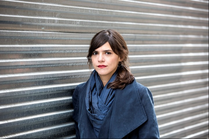 La escritora mexicana Valeria Luiselli ganó un premio y un estafador se hizo pasar por ella para cobrarlo. Foto Diego Berruecos/ Editorial Sigilo/ Gentileza