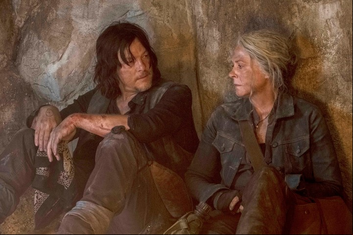 Los personajes Daryl Dixon y Carol son los únicos que sobreviven desde la primera temporada de la serie madre. Foto Archivo Clarín