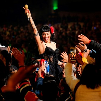 Disturbios tras el show de Mon Laferte en Viña del Mar 2020: "Si me tienen que llevar presa, métanme presa"