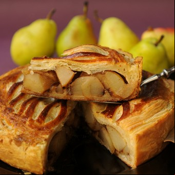 Tarta de hojaldre, pera y jengibre