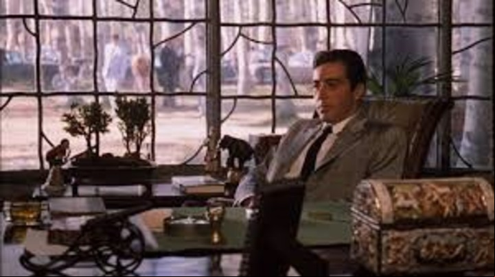 Al Pacino como Michael Corleone en El Padrino II.