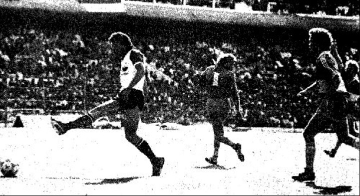 Su último partido, contra Deportivo Armenio.