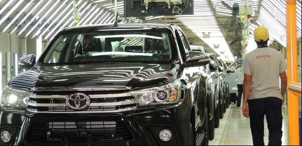 ¿Las automotrices generaron la mega venta de dólares que hizo el Banco Central el jueves?