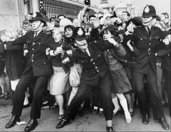 Apenas 10 meses después del rechazo en Decca, Los Beatles grabaron Love Me Do, y empezaban a escribir su historia grande. Foto AFP PHOTO