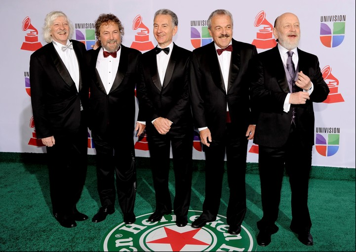 la formación más clásica de Les Luthiers, con López Puccio, Núñez Cortés, Maronna, Rabonovich y Mundstock. Foto AP
I