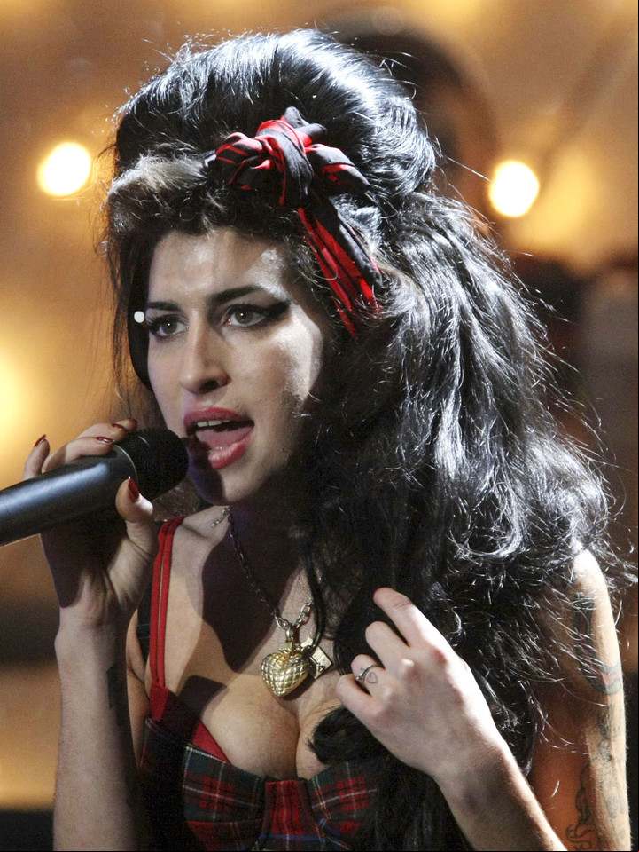Amy Winehouse murió por haber ingeridxo una cantidad de alcohol que no podía resistir ningún ser humano (AP).