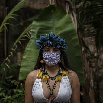 Coronavirus en el mundo: los artistas se unen a Sebastião Salgado para proteger a indígenas de Brasil