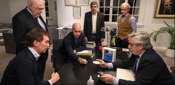 El macabro revoleo de cadáveres entre el Gobierno y Cambiemos