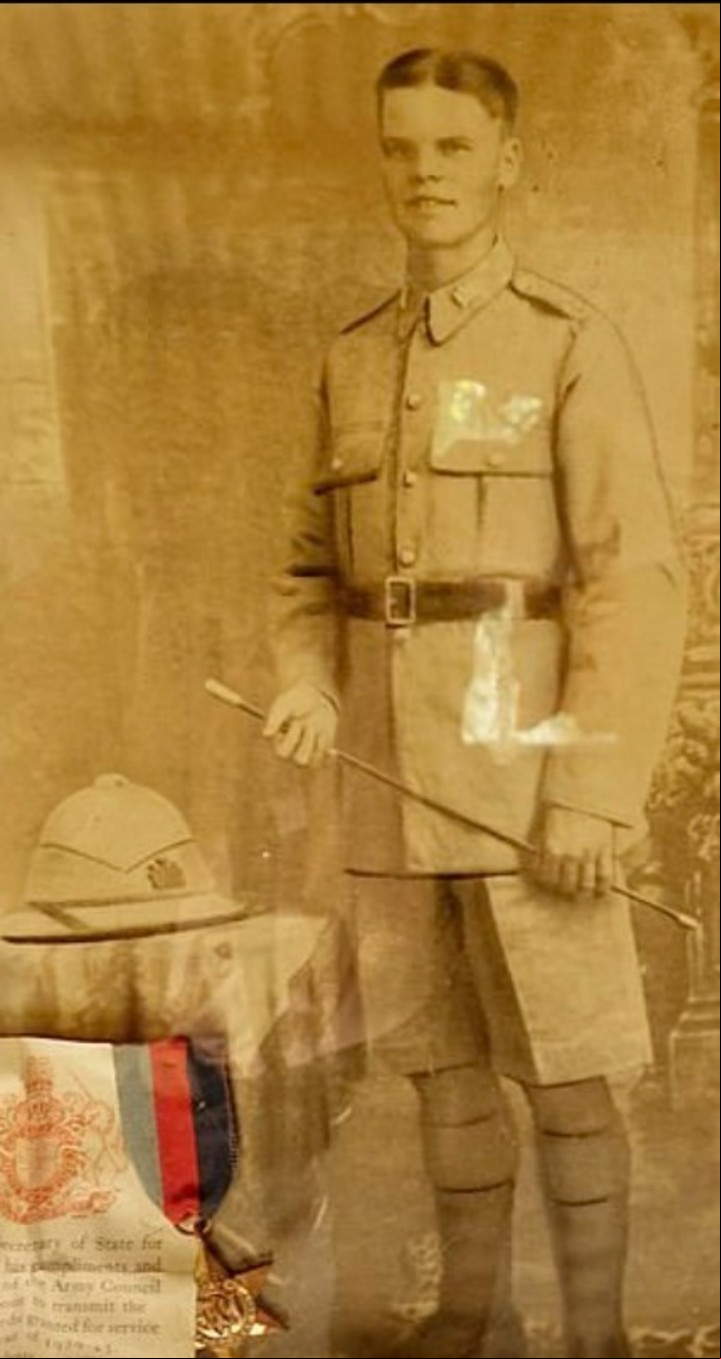 El soldado Harry Cole.
