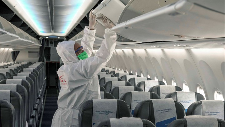 Desinfección de los aviones (Aerolineas Argentinas)