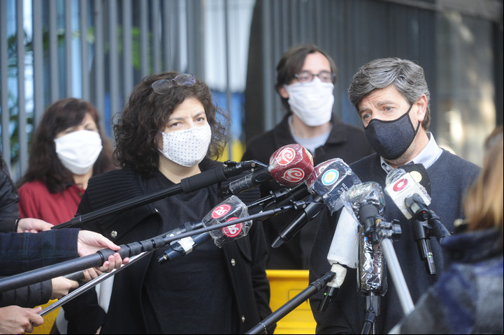 Carla Vizzioti y Gabriel Batistela en el lanzamiento del operativo Detectar en Flores (Luciano Thieberger).