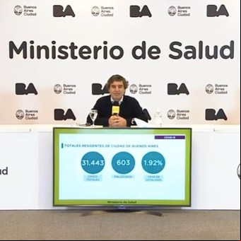 Fernán Quirós  insiste en que la curva de contagios de coronavirus "está estabilizada" y habla de un posible "cambio de estrategia"