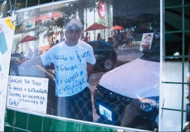 Daniel Torranzo, en una foto que dejó un vecino para recordarlo en el puesto de flores de Soldado de la Independencia y Matienzo.