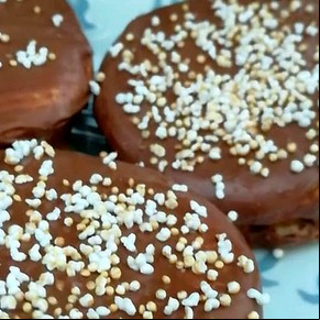 Alfajores con avena y chocolate