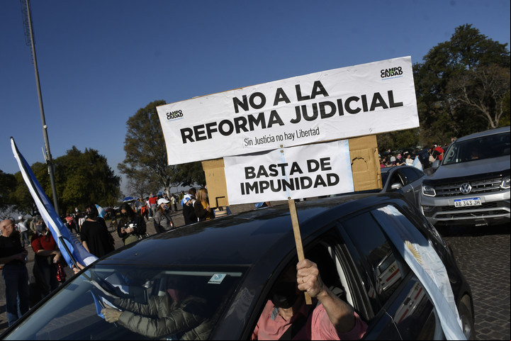Banderazo del 17A contra la reforma judicial. Foto Juan José García.