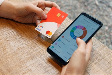 Cómo poner los pesos a trabajar: la estrategia de bajo riesgo que plantean bancos y billeteras virtuales
