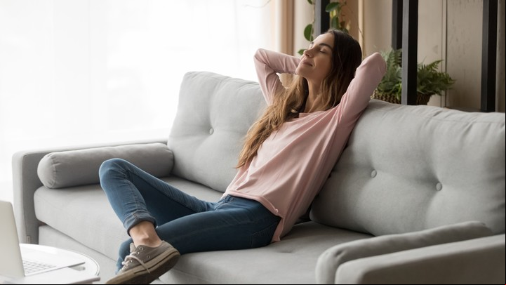 5 pasos para aprender a meditar en casa. Respiración consciente, alimentación sana, ejercicio favorecen el bienestar.