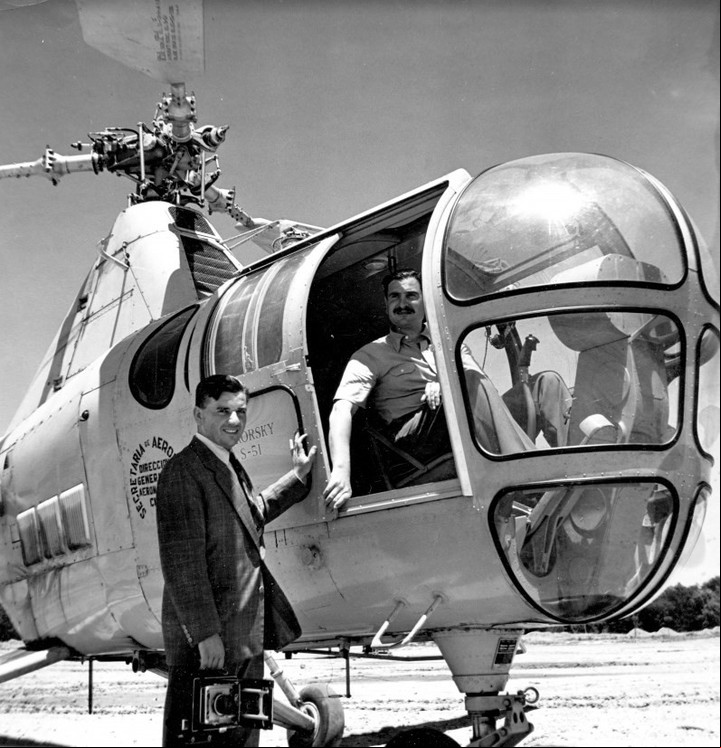 Fusco sacó las fotos a bordo de un helicóptero Sikorsky S-51, el primero en sobrevolar la Antártida.